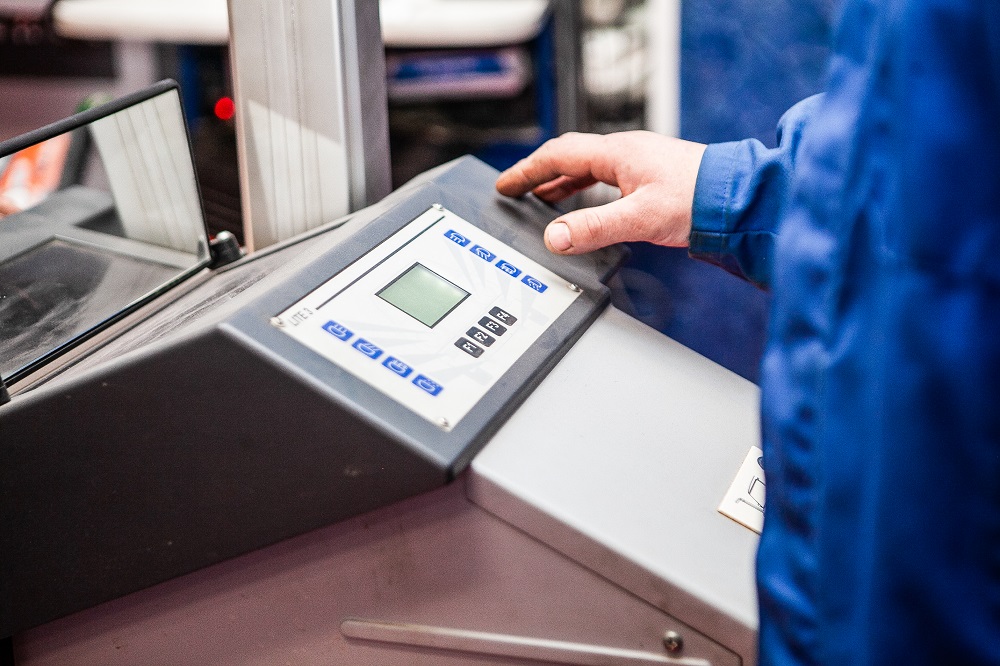 Техническое обслуживание (замена масла, фильтров, тормозных колодок)